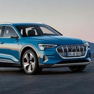 Audi eTron front-300