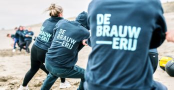 De Brauw-De Brauwerij-stagiairs-touwtrekken