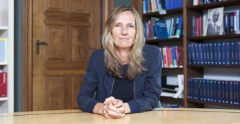 Liesbeth Zegveld